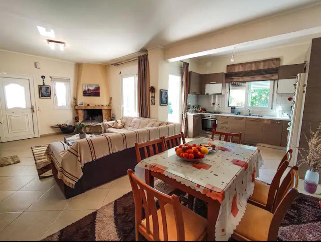 Eretria Homestay Exterior photo